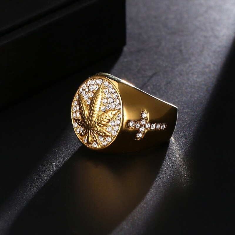 Maple Leaf Signet Ring