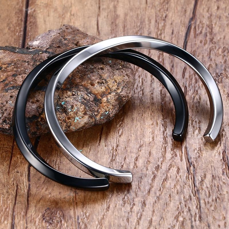 MEN TWISTED BANGLE