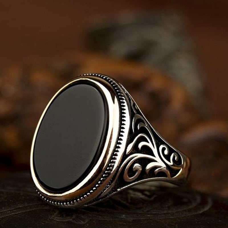 Craved Pattern Black Egg-shaped Crystal Ring